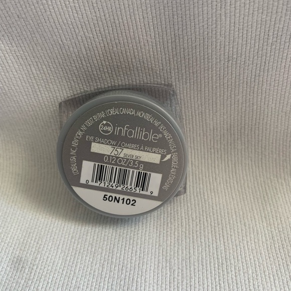 New In Package L'Oreal Paris Eyeshadow Trio - Brown, Silver, Blue - Picture 7 of 7